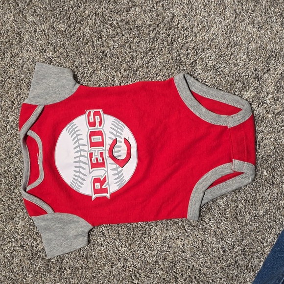 Cincinnati Reds Assorted Onesies - Picture 7 of 12